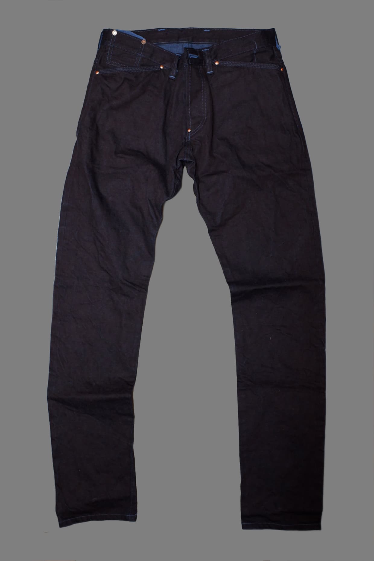 Type 127 Slim Tapered Jeans